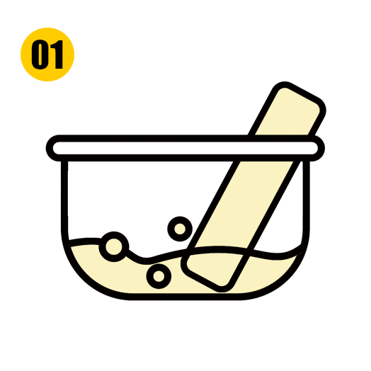 冷凍スープをパックから取り出して寸胴に入れる。